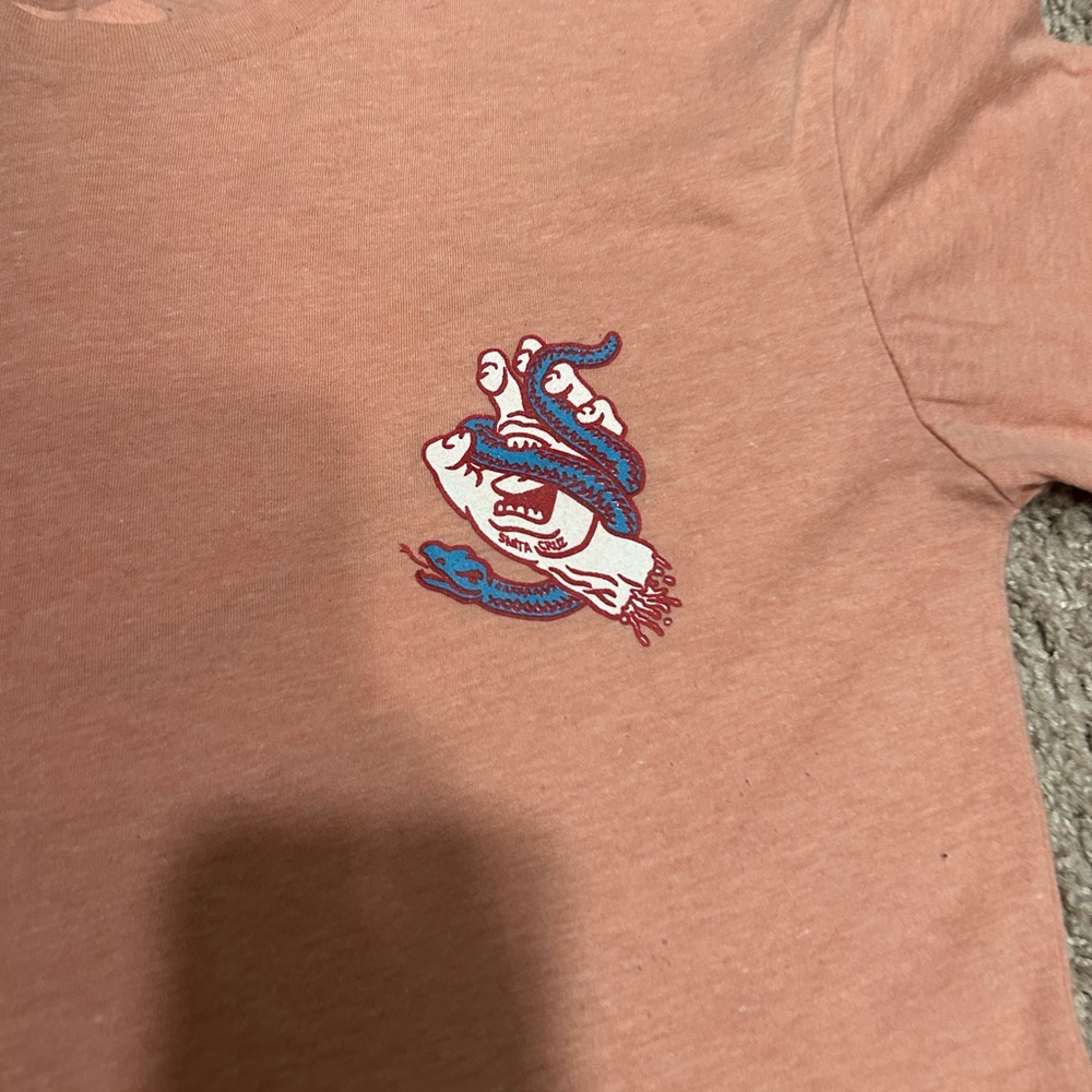 Santa Cruz Peach Graphic T-Shirt- small- crop top - Picture 2 of 5